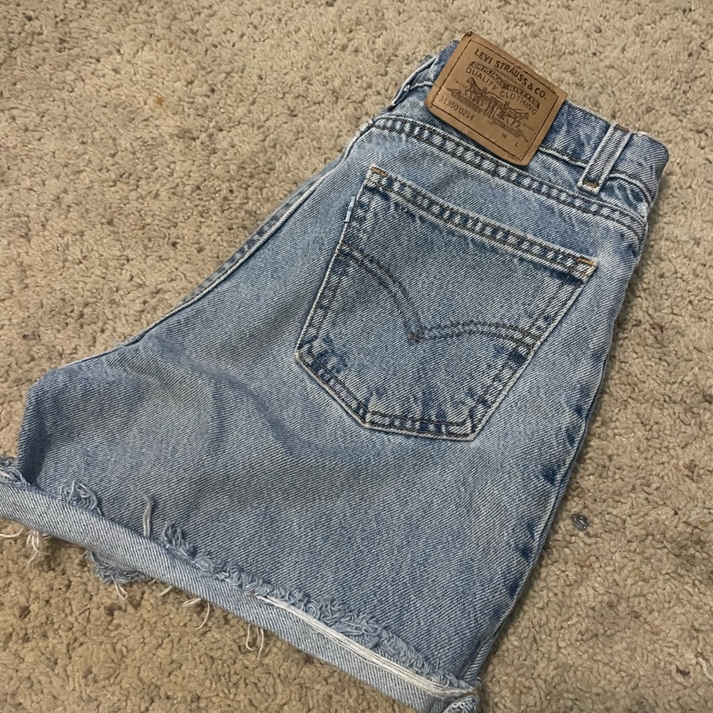 High waisted Levi women’s shorts